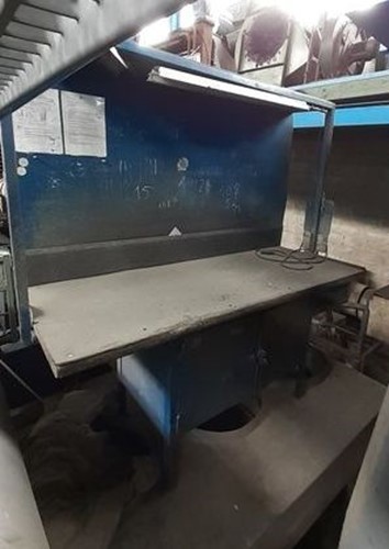 Welding table and grinding table